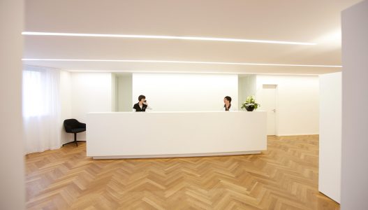 Fotograf, Fotostudio in Wiesbaden Nähe Mainz Frankfurt, Arztpraxis Fotoshooting, Karriere Bilder Fotos, Business Fotos, Firmen Unternehmens Fotografie, Mitarbeiter Portraits, Architektur Bilder, Werbe Marketing Fotografie, Website Fotografie, Fotoatelier