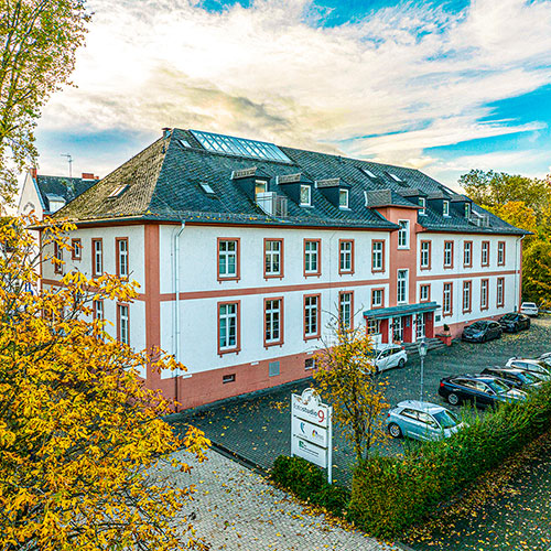 Ihr Fotostudio mit modernem Tageslicht Fotostudio, professioneller Fotograf für Drohen-Fotos und Drohnen-Filme, Drohnenfotos, Drohnenfilme, für Architektur, Unternehmens-Kampagnen, Employer Branding Werbefotografie für private und geschäftliche Kunden in Wiesbaden, Mainz, Frankfurt und Rhein-Main heißt Marco Stirn im fotostudio 9